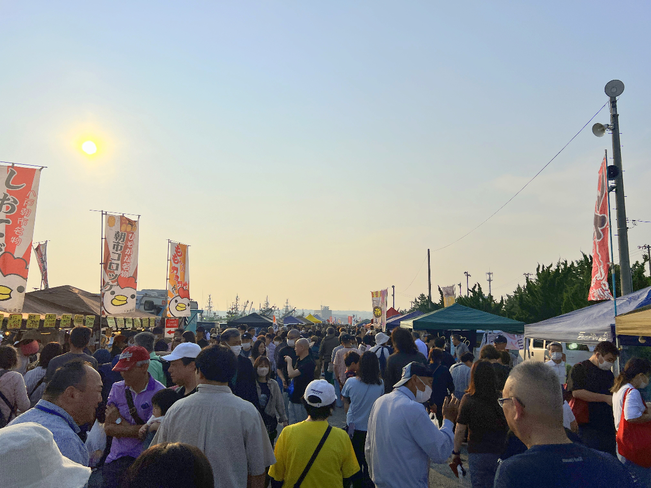 【毎週日曜開催】*朝市攻略大作戦コース*地元ガイドと歩く!地元ガイドと巡る館鼻岸...