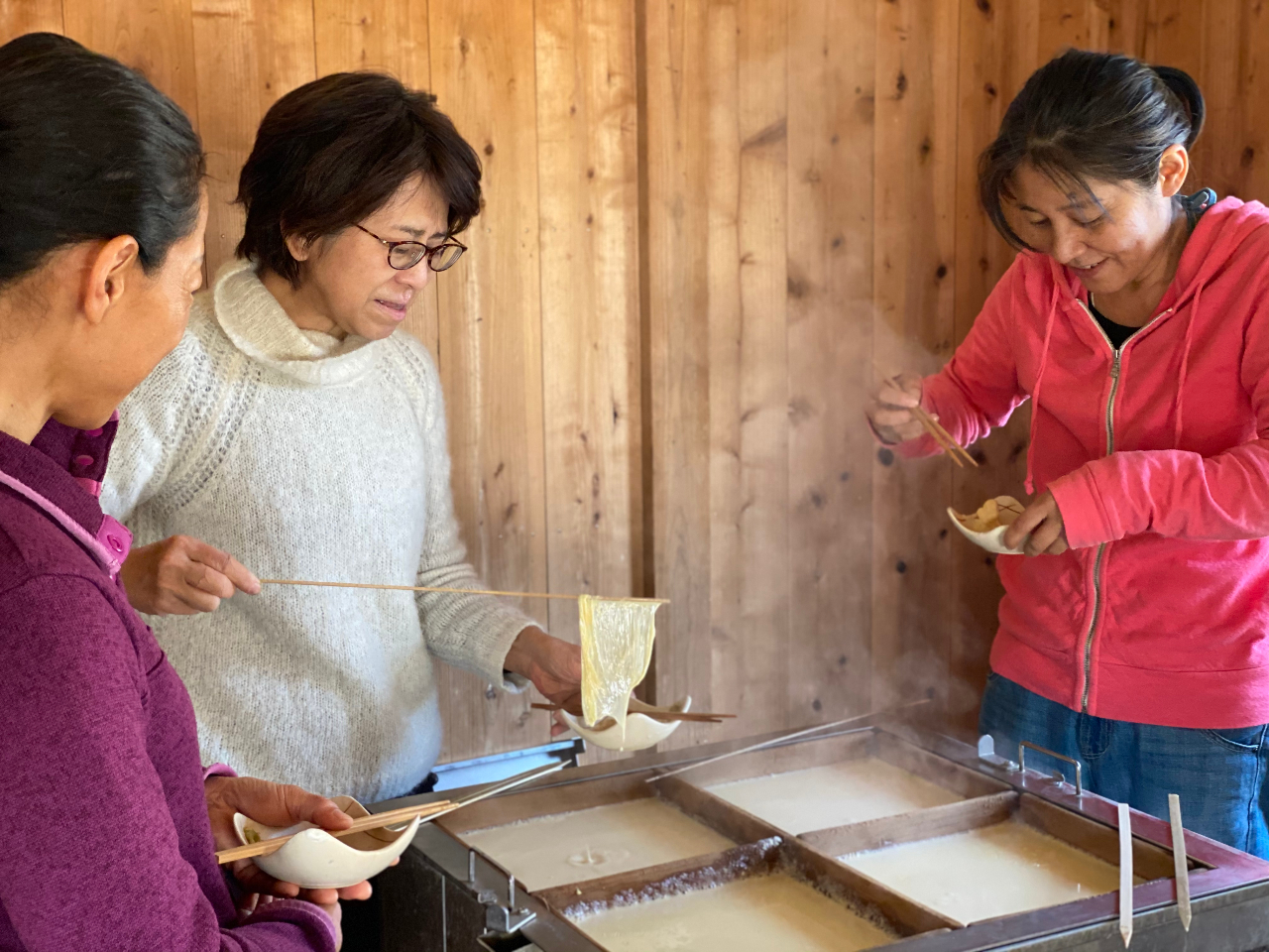 【千葉・南房総】《出来立て汲み上げ湯葉体験|里山豆腐御膳ランチ付き》絞りたて生絞...